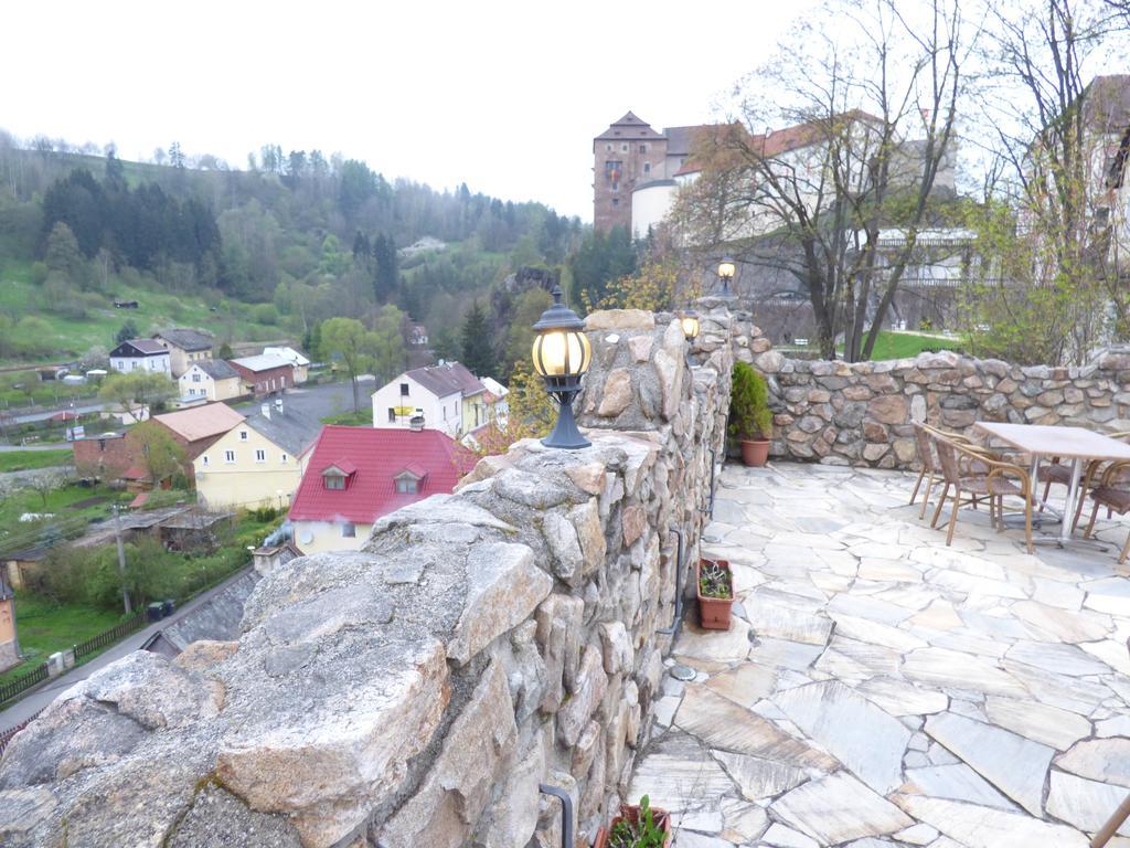 Penzion - Restaurant U Zámku Bečov nad Teplou Exterior foto