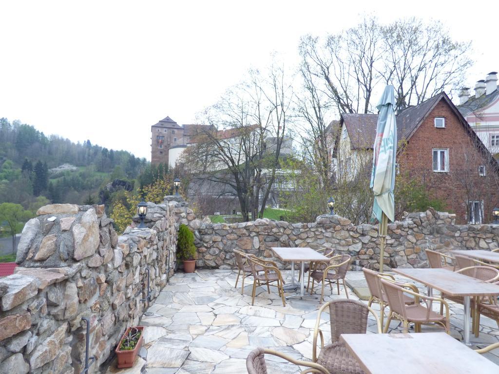 Penzion - Restaurant U Zámku Bečov nad Teplou Exterior foto