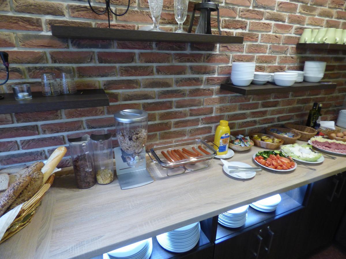Penzion - Restaurant U Zámku Bečov nad Teplou Exterior foto