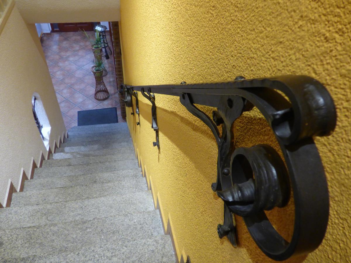 Penzion - Restaurant U Zámku Bečov nad Teplou Exterior foto