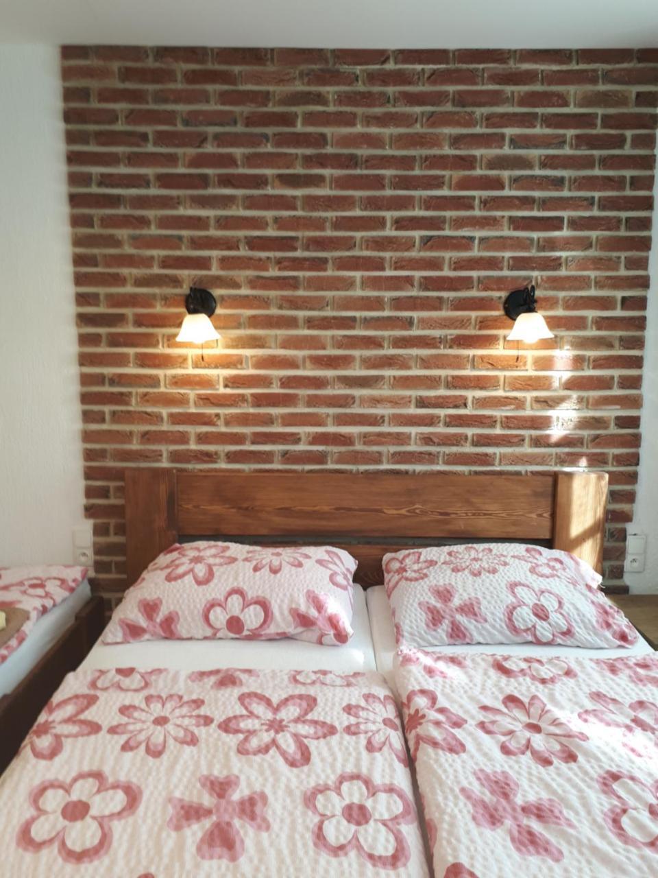 Penzion - Restaurant U Zámku Bečov nad Teplou Exterior foto