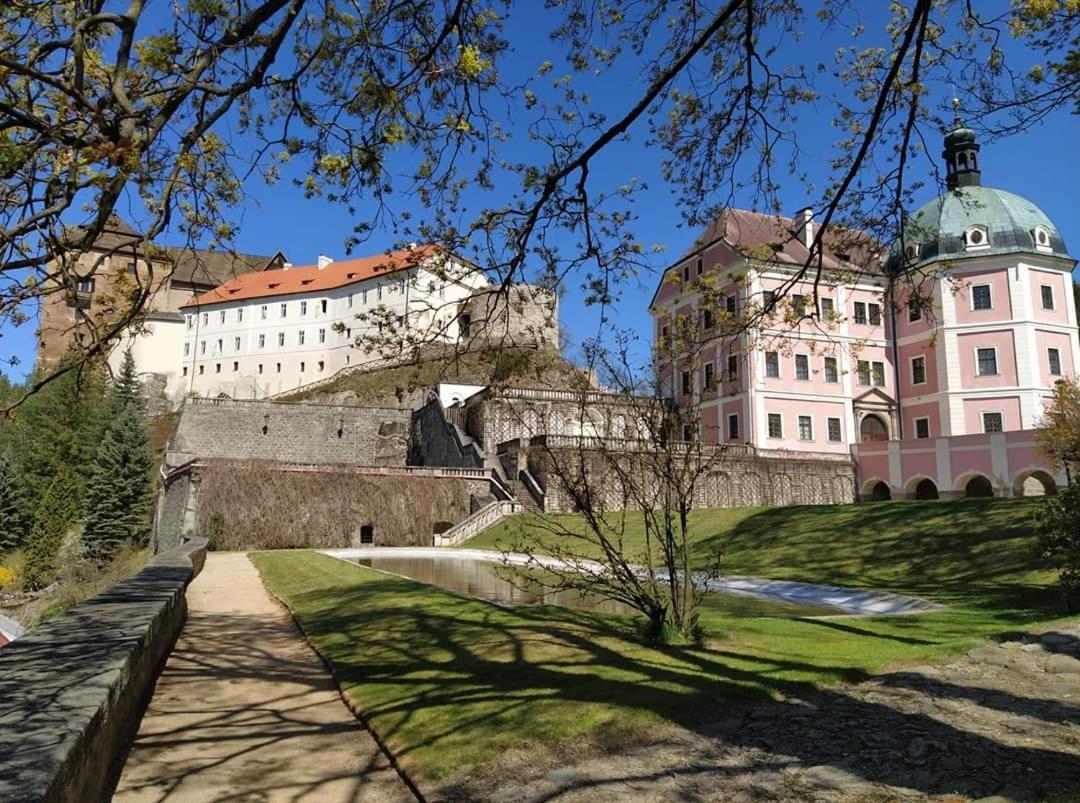 Penzion - Restaurant U Zámku Bečov nad Teplou Exterior foto